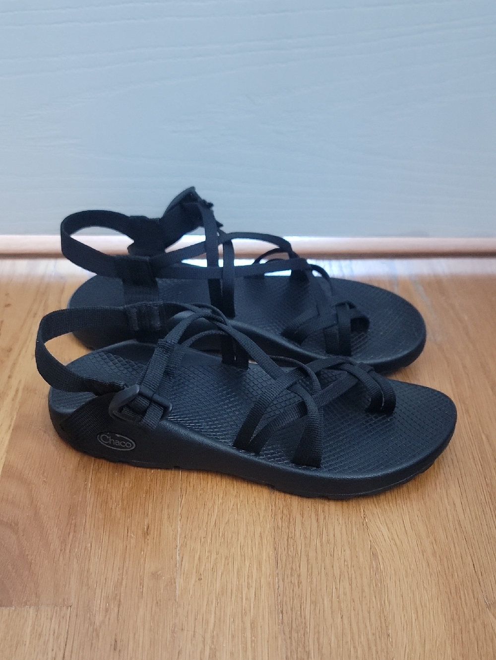 Chaco Women's Black Strappy Outdoor Sandals Shoes 10 Womens